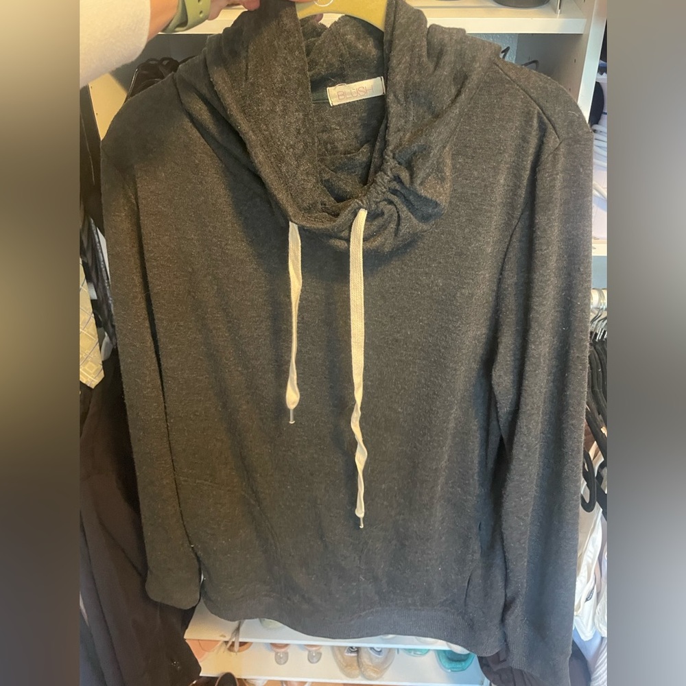 Grey light hoodie with pockets